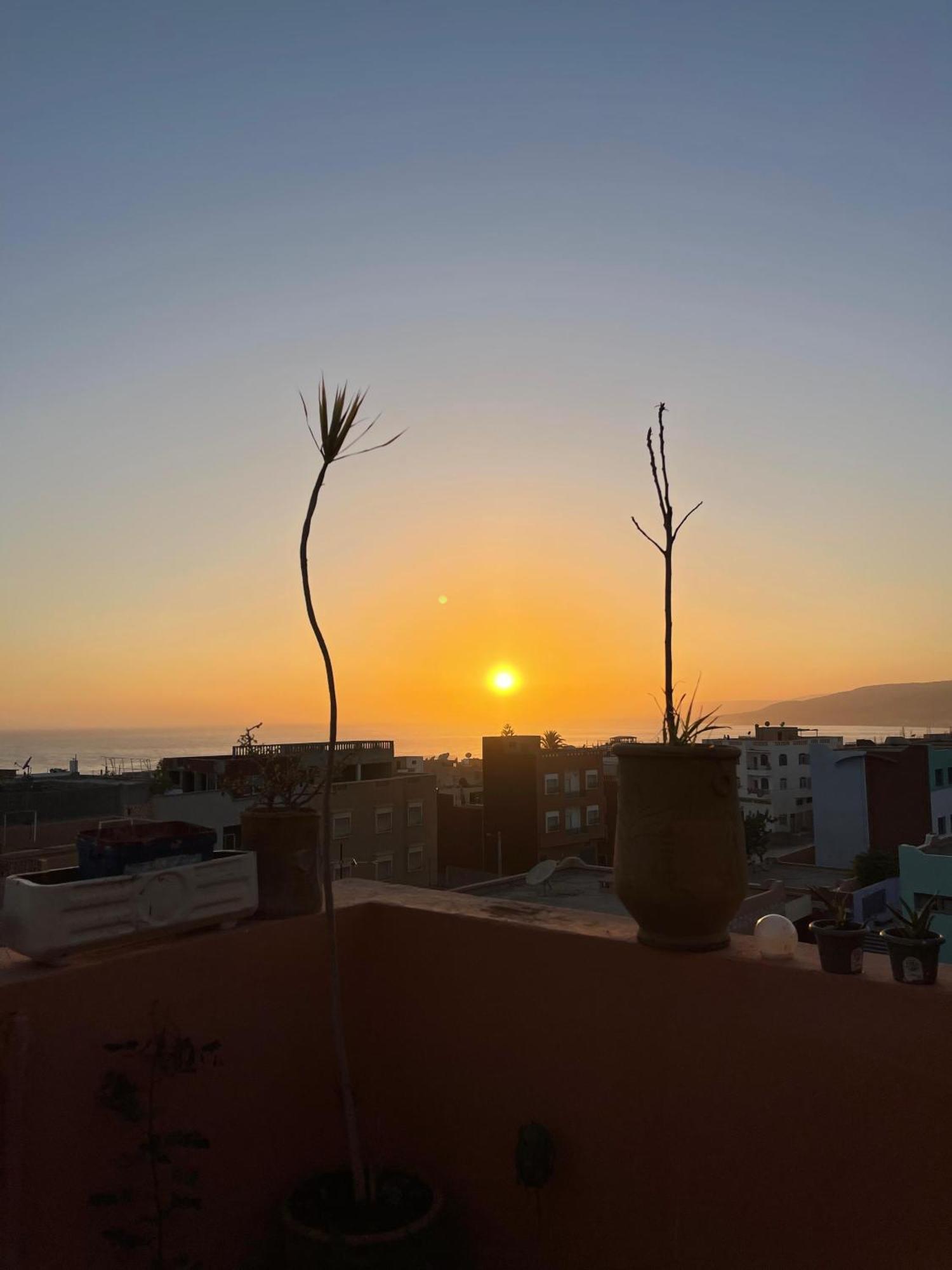 Berber Waves Surf House Hostel Tamraght Екстериор снимка
