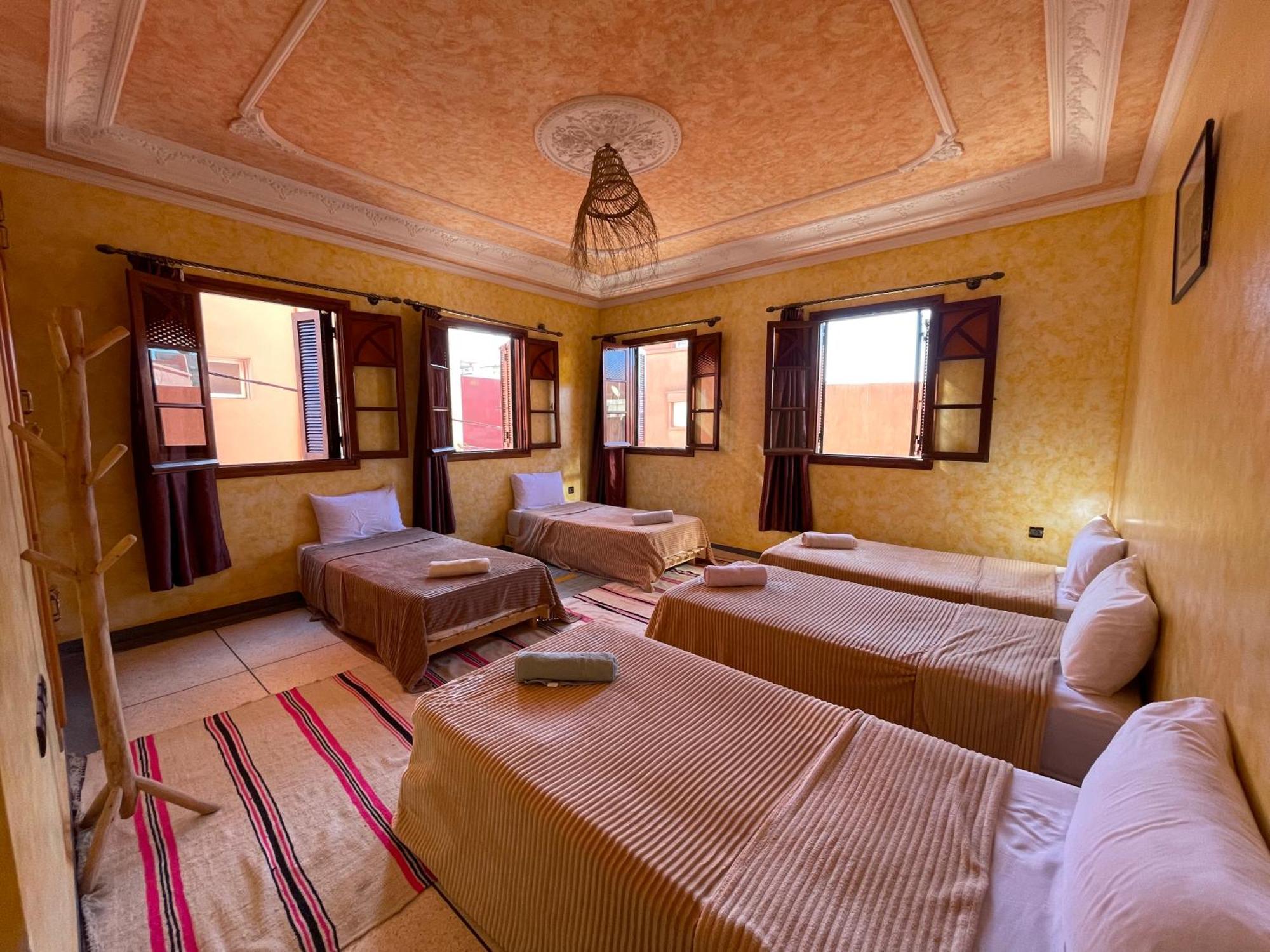 Berber Waves Surf House Hostel Tamraght Екстериор снимка