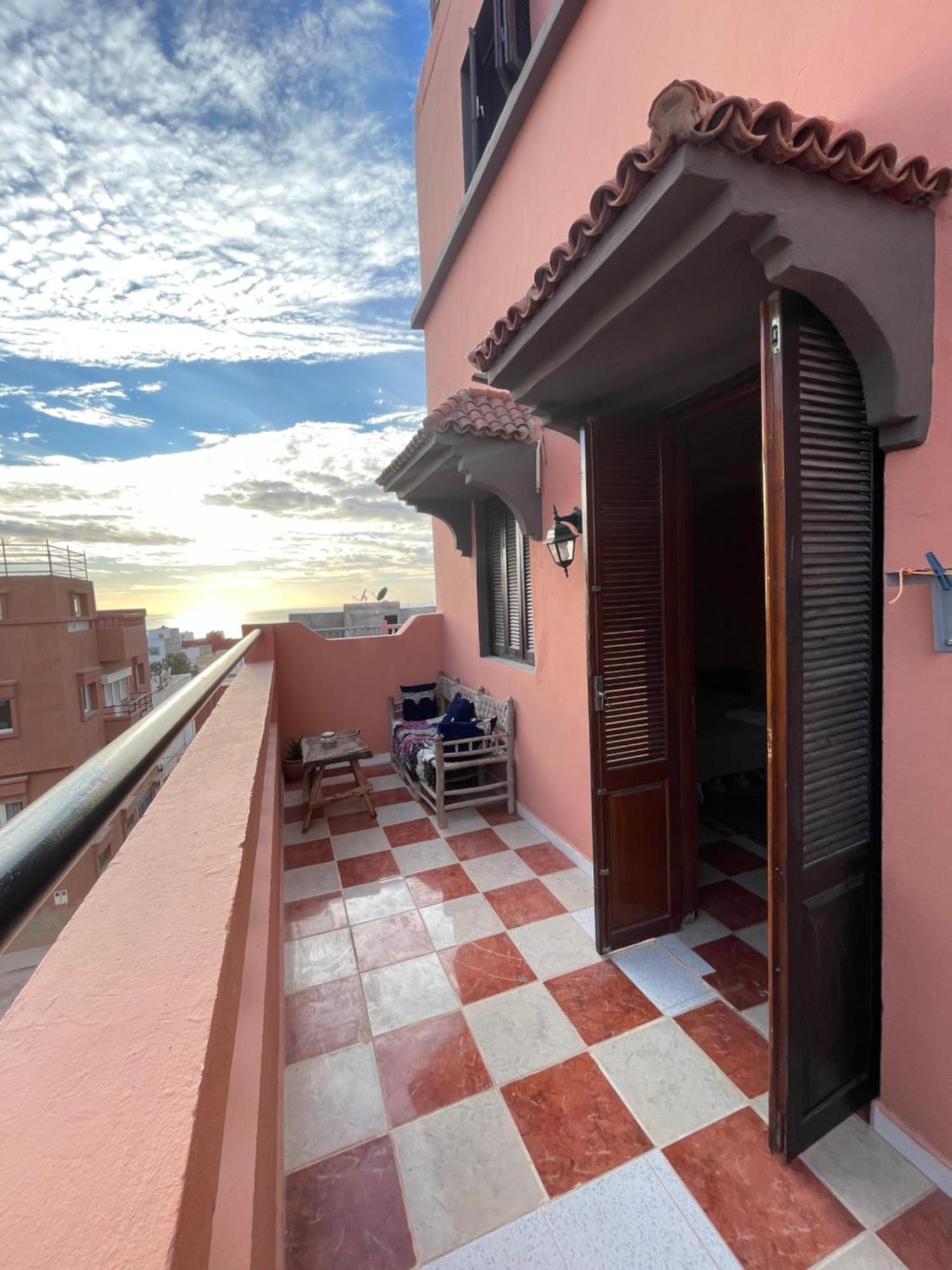 Berber Waves Surf House Hostel Tamraght Екстериор снимка